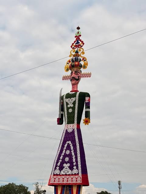 Jaipur Dussehra Preparations: Around 20 Muslim Artisans from Mathura Craft a 105-Foot Ravana Effigy
